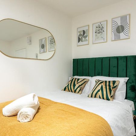 Exquisite Cardiff Apartments- With Garden Lounge & Games Room Exterior photo
