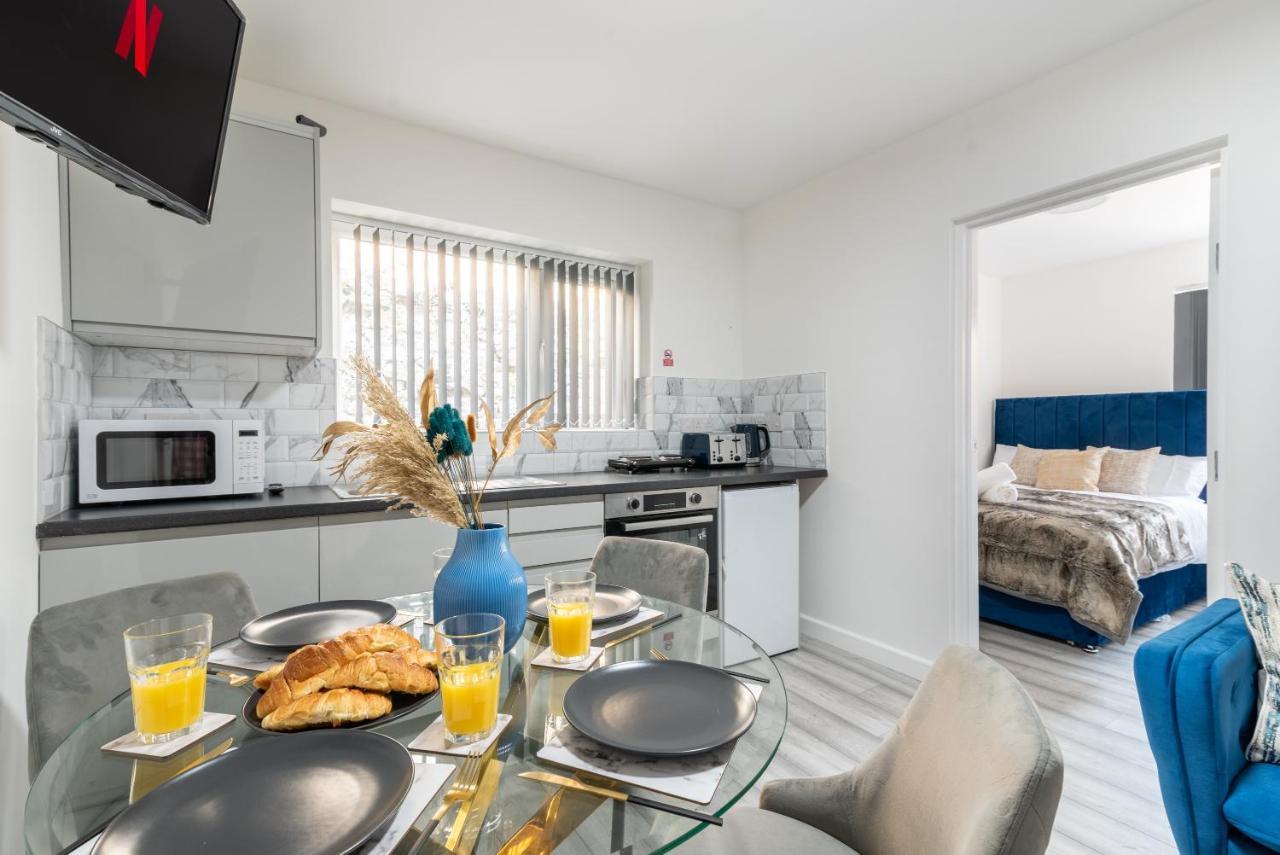 Exquisite Cardiff Apartments- With Garden Lounge & Games Room Exterior photo
