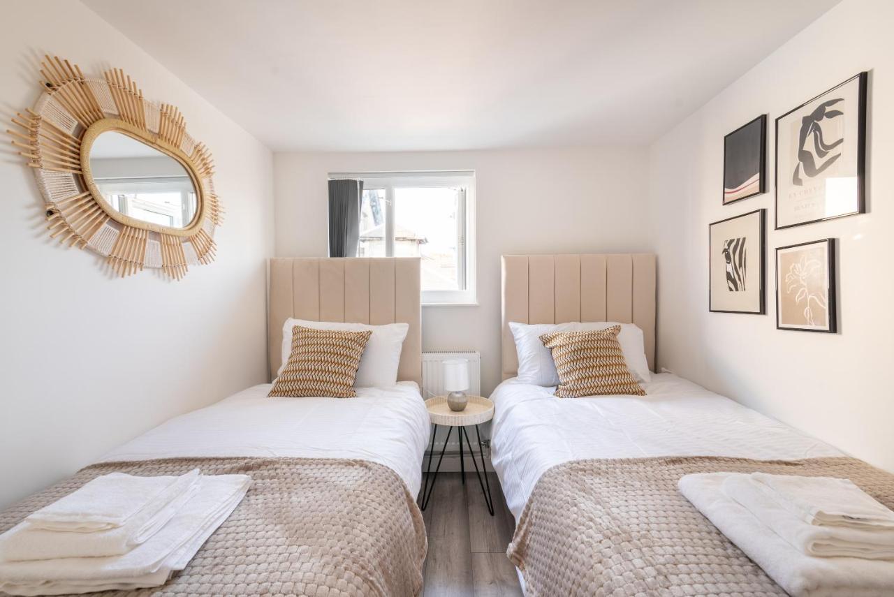 Exquisite Cardiff Apartments- With Garden Lounge & Games Room Exterior photo