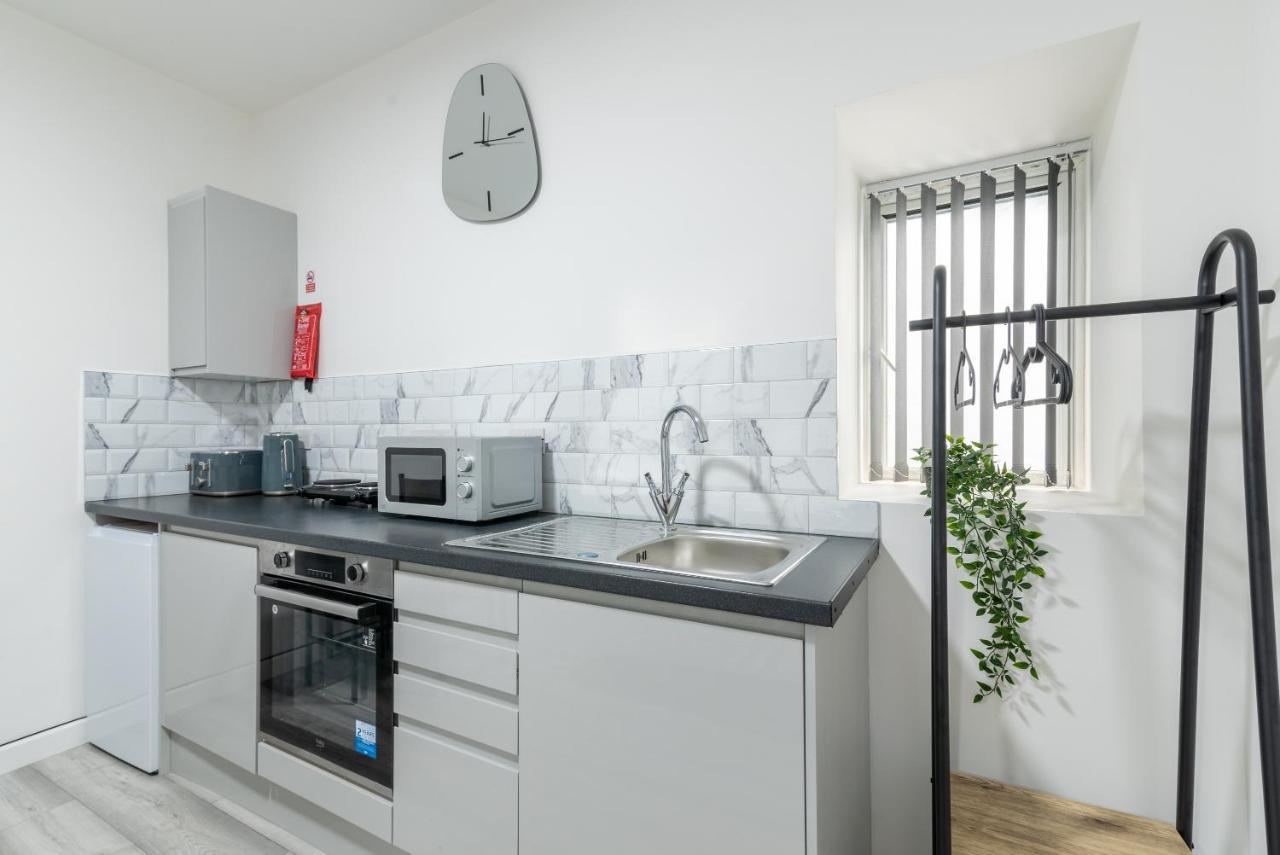 Exquisite Cardiff Apartments- With Garden Lounge & Games Room Exterior photo