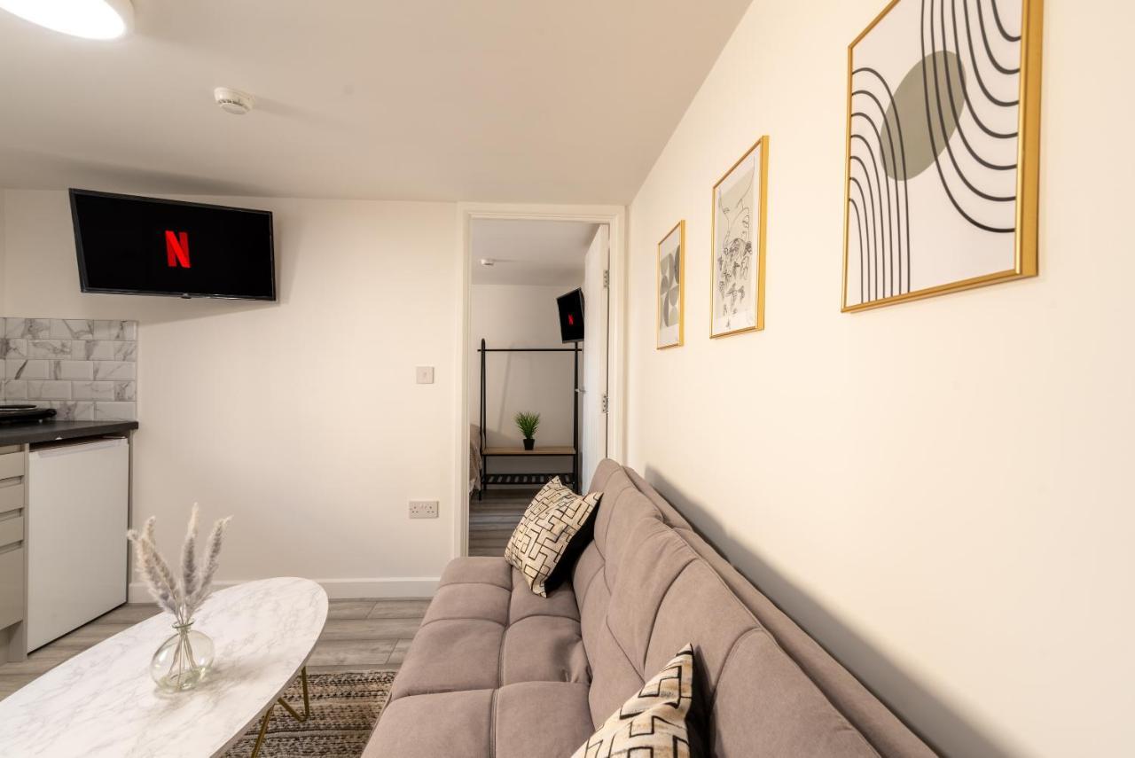 Exquisite Cardiff Apartments- With Garden Lounge & Games Room Exterior photo