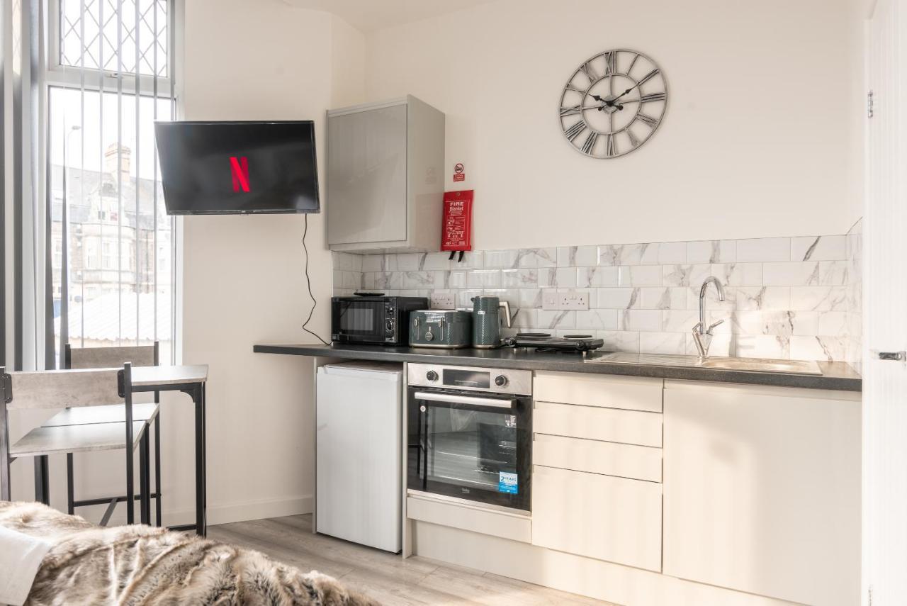 Exquisite Cardiff Apartments- With Garden Lounge & Games Room Exterior photo
