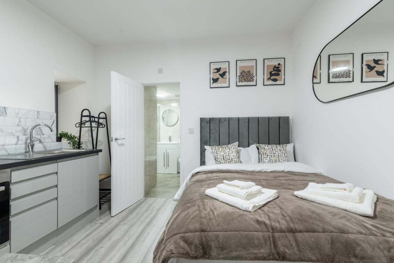 Exquisite Cardiff Apartments- With Garden Lounge & Games Room Exterior photo